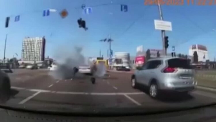 Dashcam catches missile barely missing traffic in Kyiv