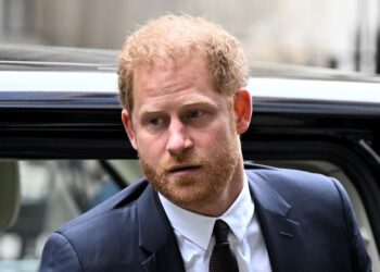 Prince Harry should get just 500 stg in phone-hacking case, London court told
