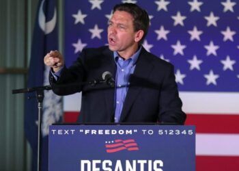 DeSantis shouts down heckler at South Carolina rally