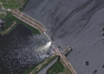 Ukraine war zone flooding amid reports major dam near Kherson has been ‘destroyed’