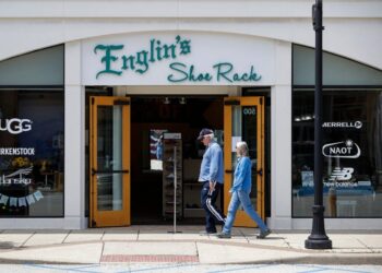 One family ditched California for an Indiana town that offered them $5,000 cash, an unlimited golf membership, and coffee with the mayor