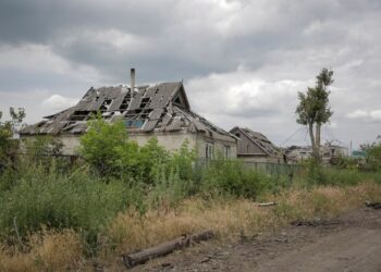 Ukraine says it has retaken 100 square kilometres of land in counteroffensive