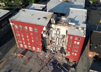 Police: 3 bodies recovered from Iowa building collapse