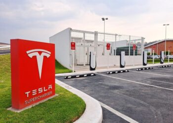 Leaked Tesla documents reveal a major issue with one of the company’s most talked-about vehicles: ‘I am astounded’