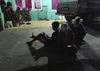 Strong earthquake shakes Indonesia’s main island, killing 1 and damaging dozens of homes
