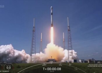 Space telescope sets off to study ‘dark universe’