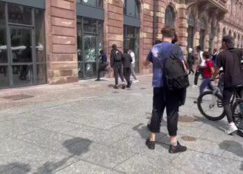 Strasbourg Apple store attacked over police shooting
