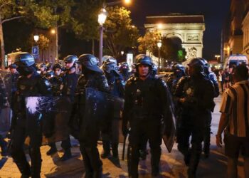 France braced for fifth night of riots
