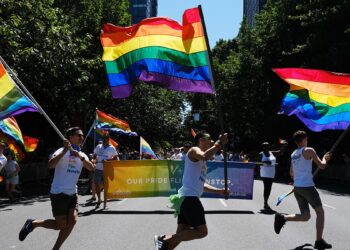 Did Videos Show Naked Men at 2023 Seattle Pride Parade, with Families and Children Present?
