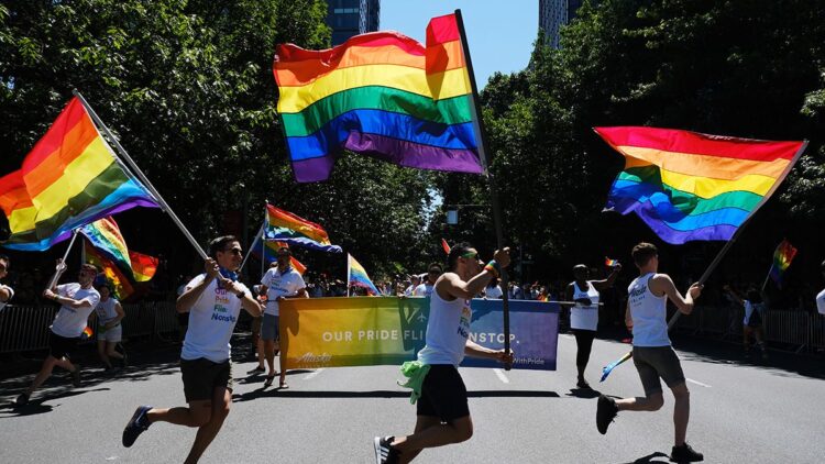Did Videos Show Naked Men at 2023 Seattle Pride Parade, with Families and Children Present?