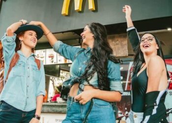 Businesses Hire at 15